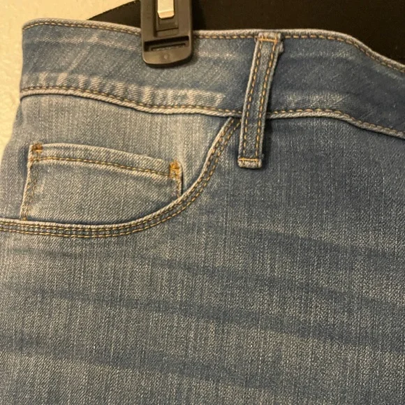 Ave & ViV Skinny Jeans, 20w - Picture 3 of 6